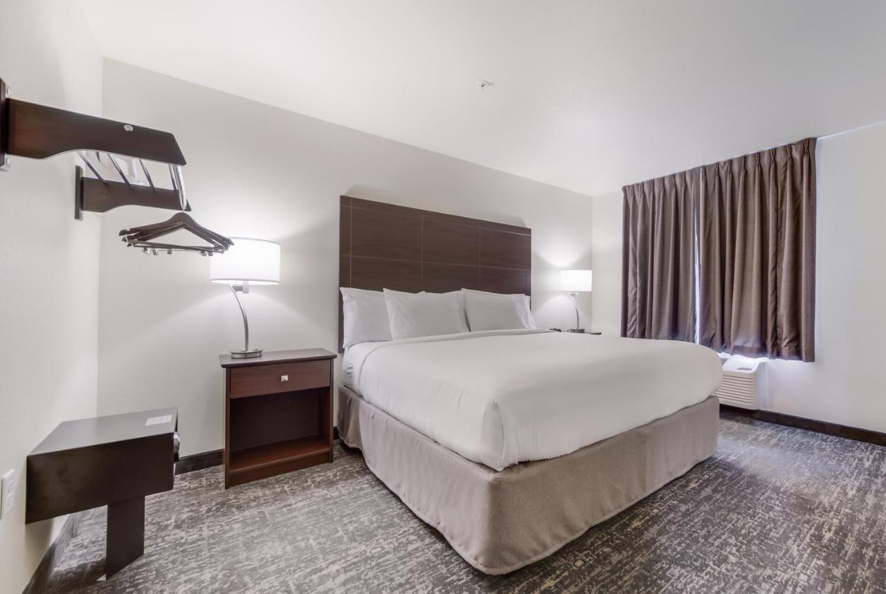Cobblestone Inn & Suites-Fremont 외부 사진