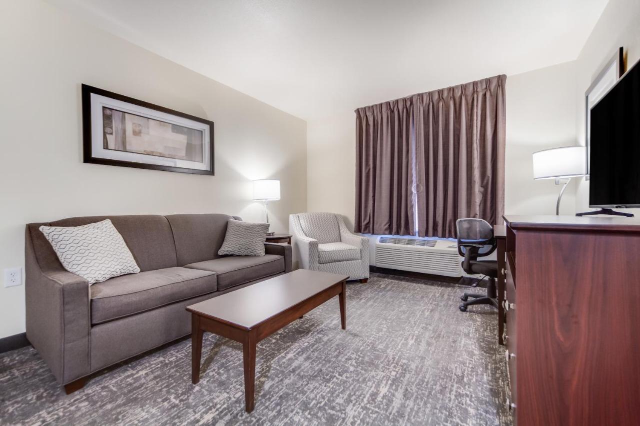 Cobblestone Inn & Suites-Fremont 외부 사진