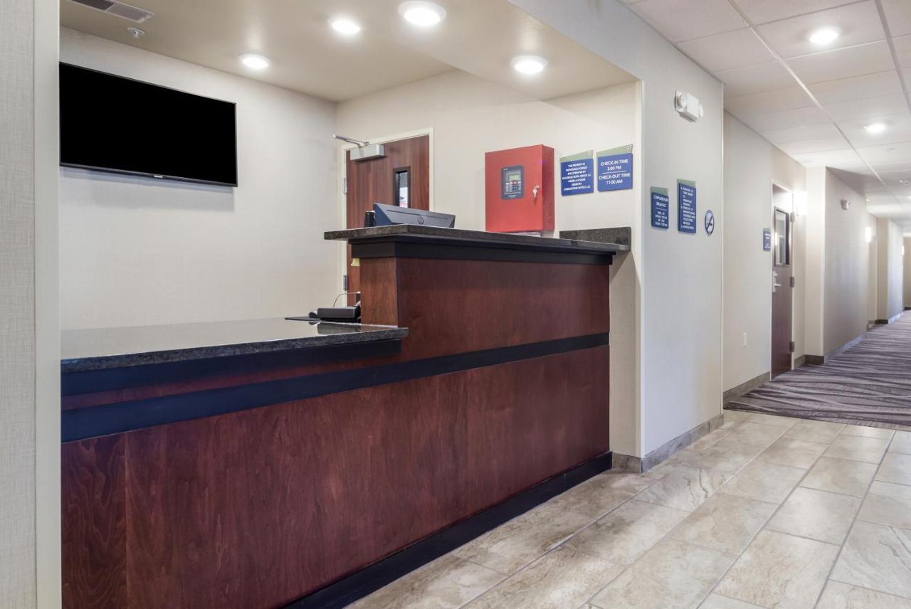 Cobblestone Inn & Suites-Fremont 외부 사진