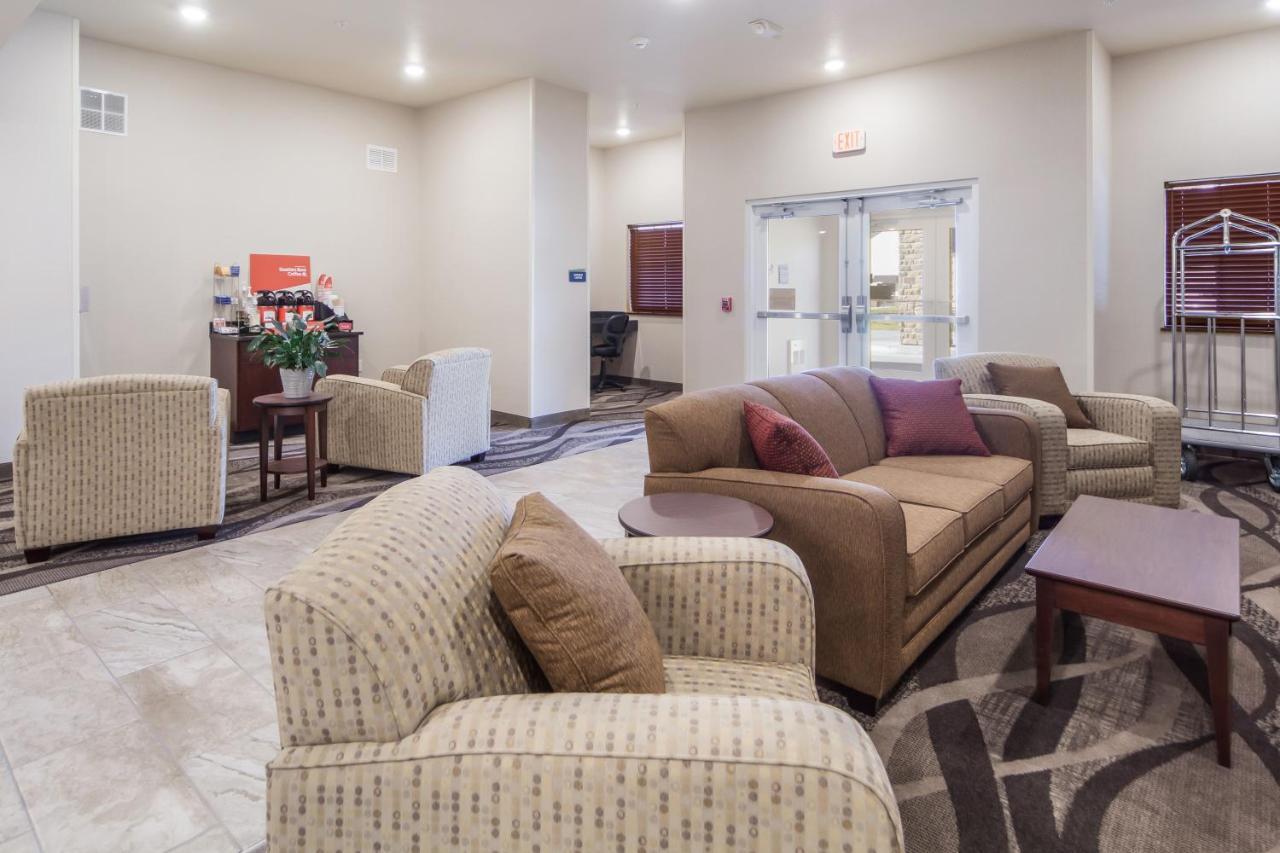 Cobblestone Inn & Suites-Fremont 외부 사진