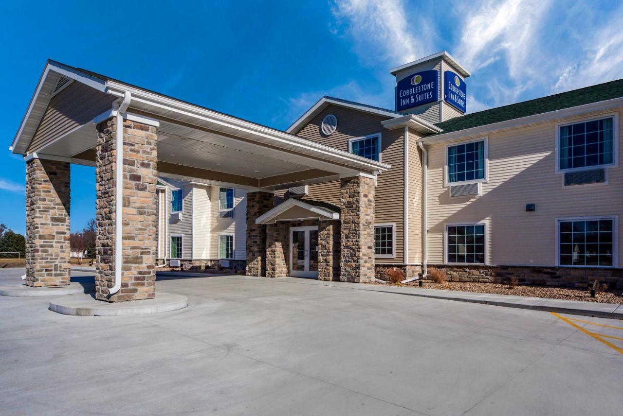 Cobblestone Inn & Suites-Fremont 외부 사진