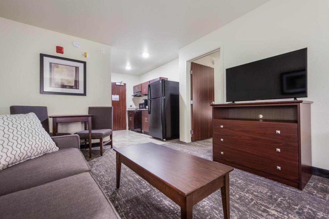 Cobblestone Inn & Suites-Fremont 외부 사진