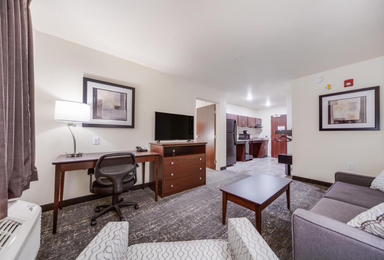 Cobblestone Inn & Suites-Fremont 외부 사진